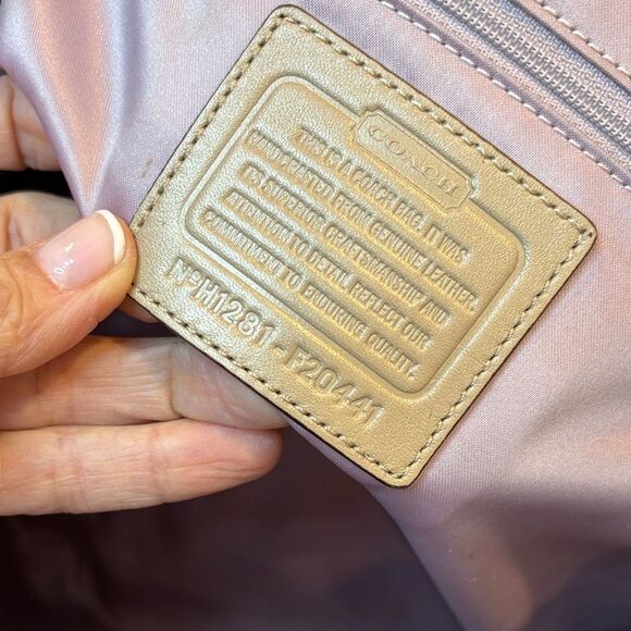 Coach Poppy Daisy Signature Logo Metallic Leather XL Tote Shoulder Bag - Picture 13 of 15